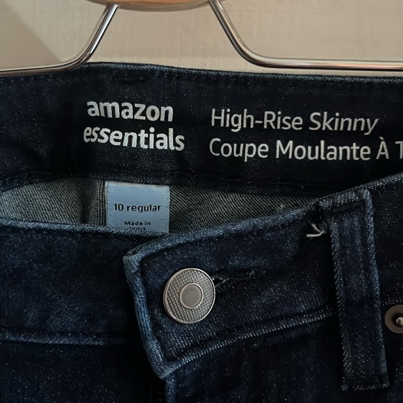 Amazon Essentials High-Rise Skinny jeans. Size 10 regular - Picture 2 of 4